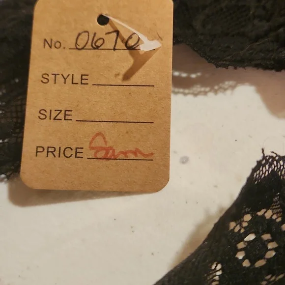 VS Live Love Dream Black lace Camisole (0670) - Picture 4 of 4